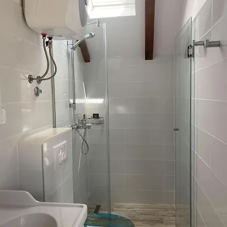 House Little Flower 1 Дом отдыха Трогир