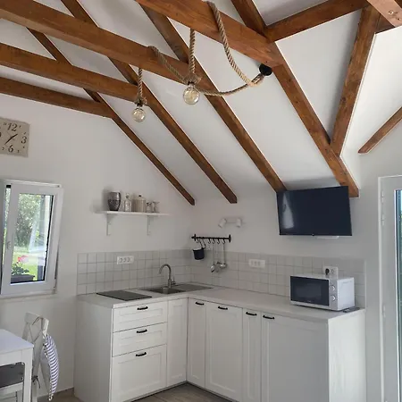 House Little Flower 1 Дом отдыха Трогир