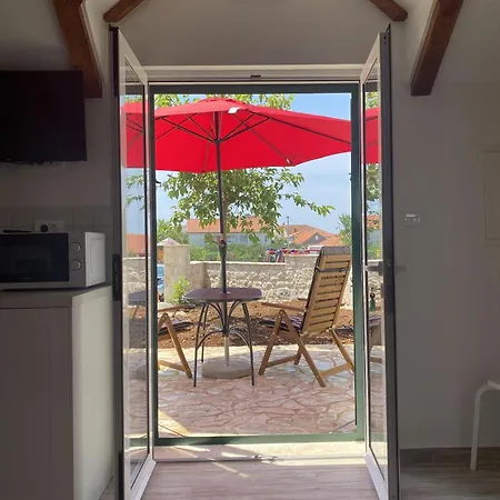 Holiday home House Little Flower 1