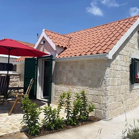 House Little Flower 1 Trogir