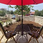 Holiday home House Little Flower 1 *