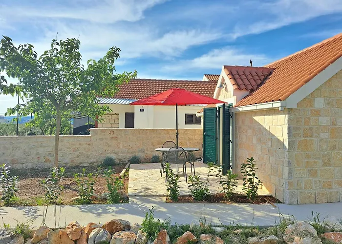 House Little Flower 1 Trogir