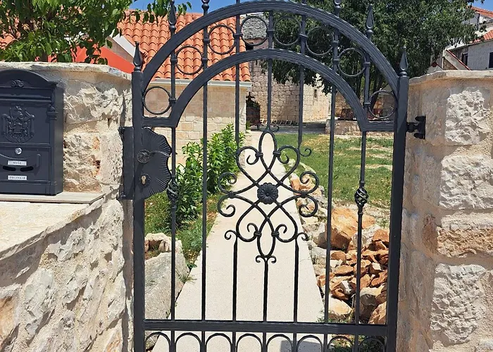 House Little Flower 1 * Trogir