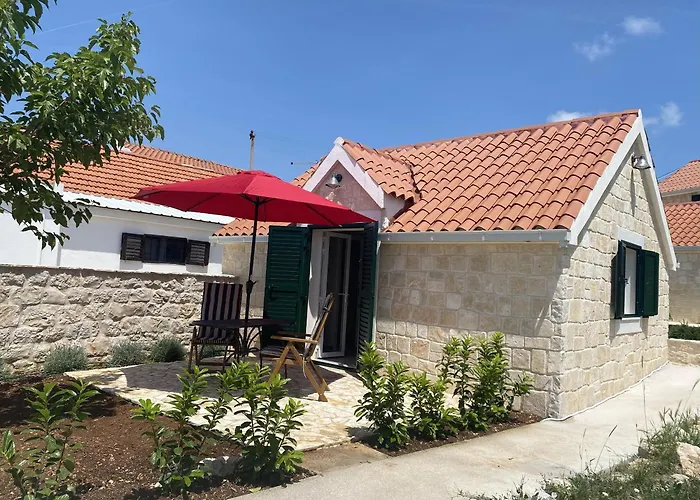Vakantiehuis House Little Flower 1 Trogir
