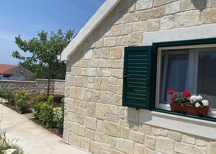 House Little Flower 1 Trogir